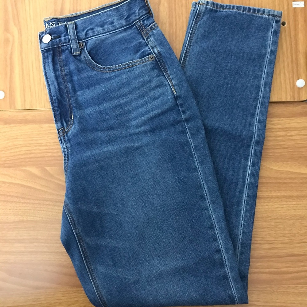American Eagle Mom Jeans NWOT